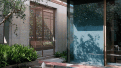 空间的错位电梯门曲对入户门